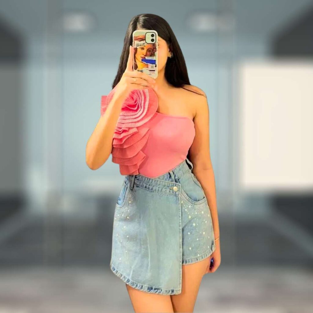 Attitude Girl DP Pic