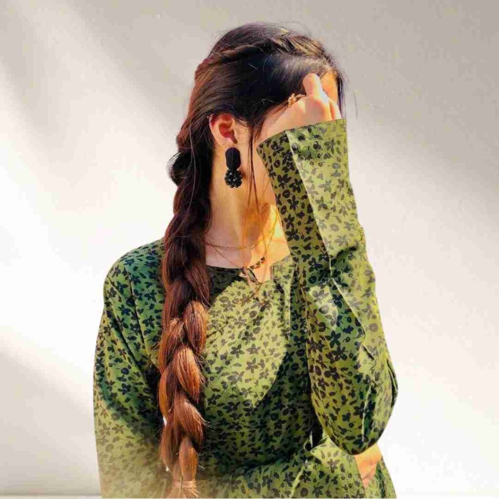  Attitude Girl DP For WhatsApp