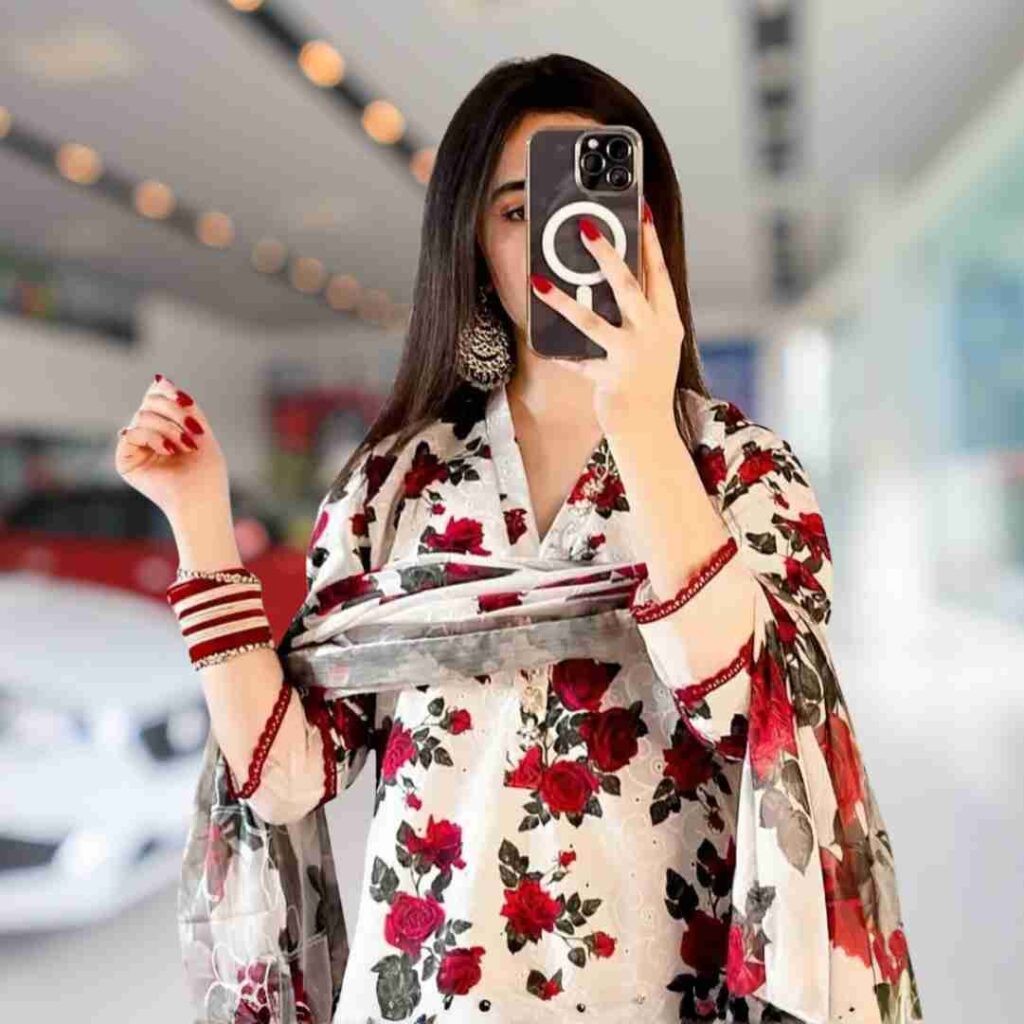  Attitude Girl DP For WhatsApp