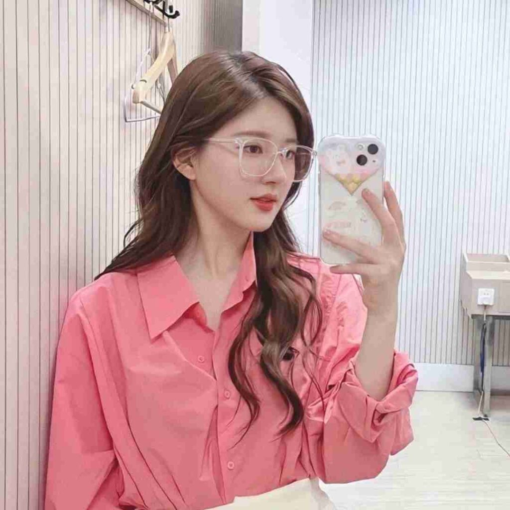 Attitude WhatsApp DP for Girl Pics