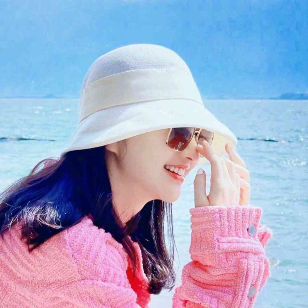 Attitude WhatsApp DP for Girl Photos