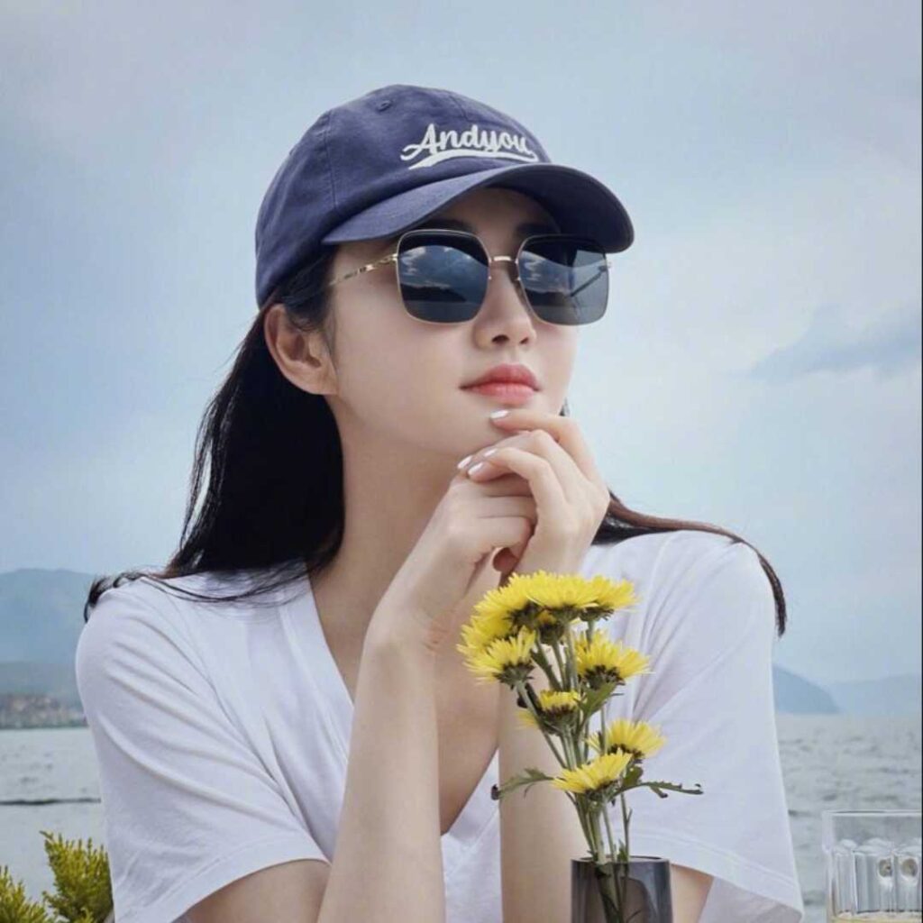 Attitude WhatsApp DP for Girl stylish