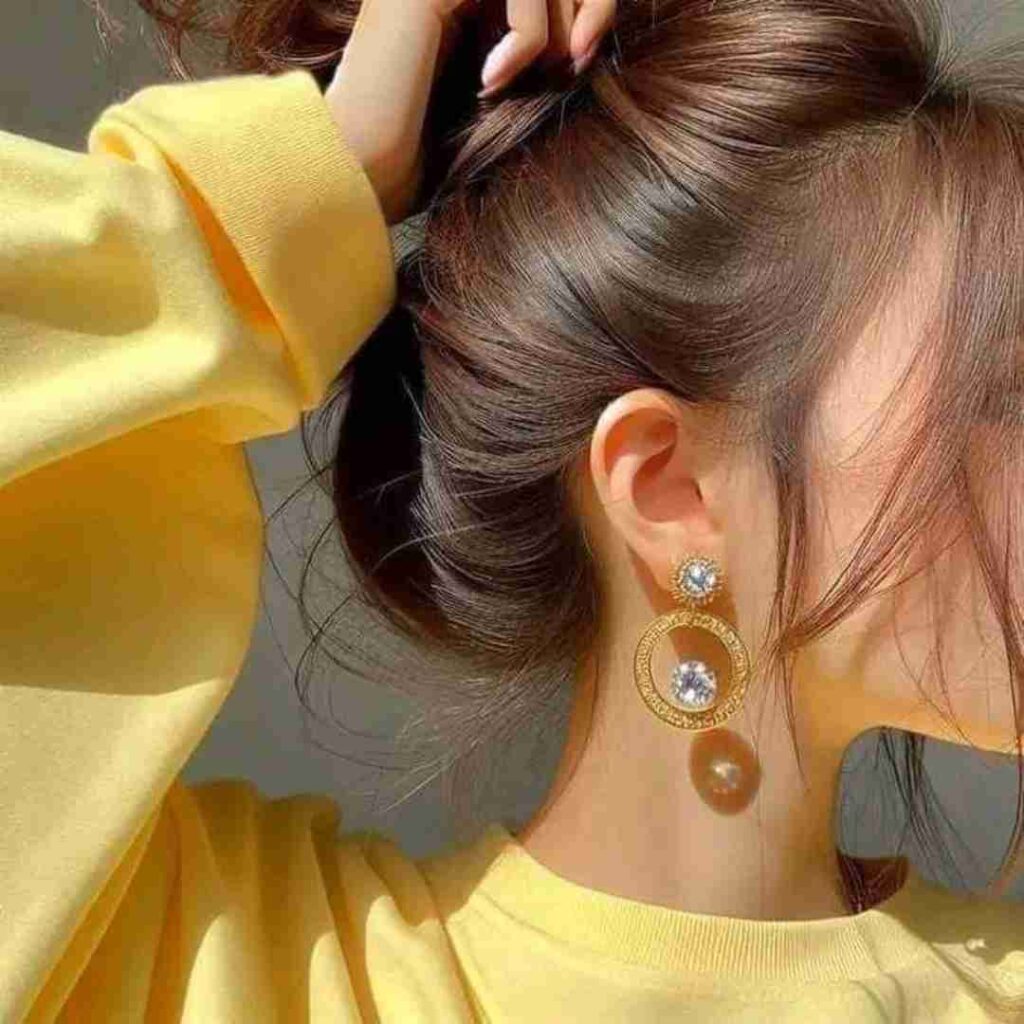 Girl Single WhatsApp DP long hair