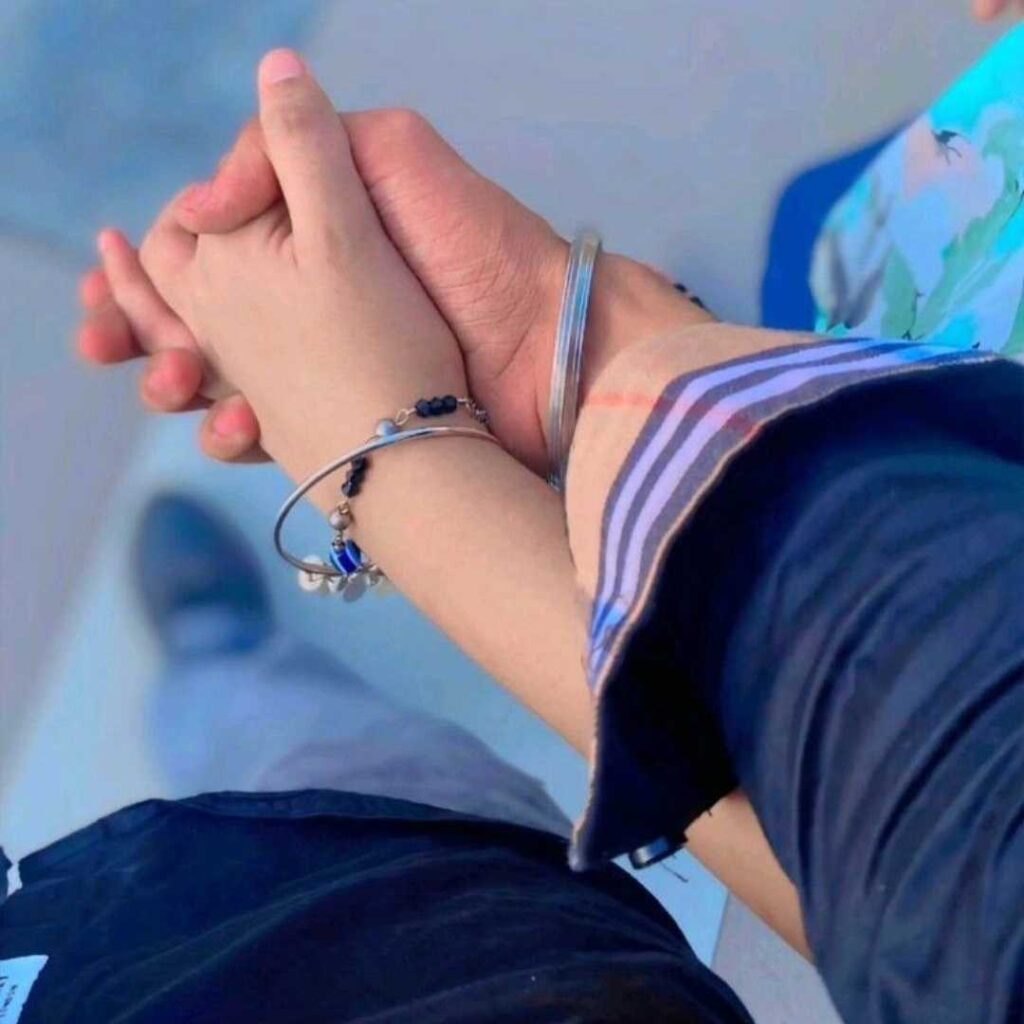  Instagram Cute Couple DP Pics