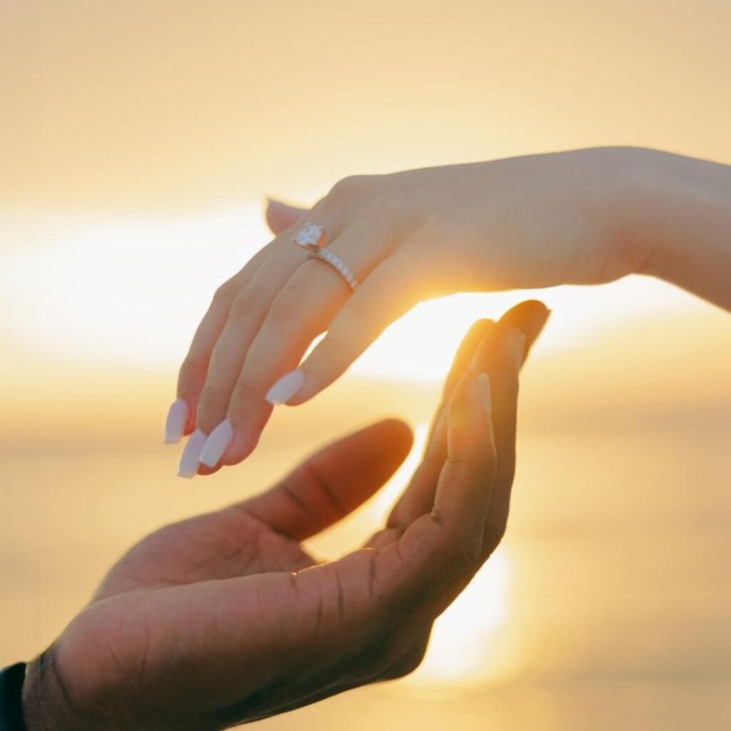 Instagram Cute Couple DP animation