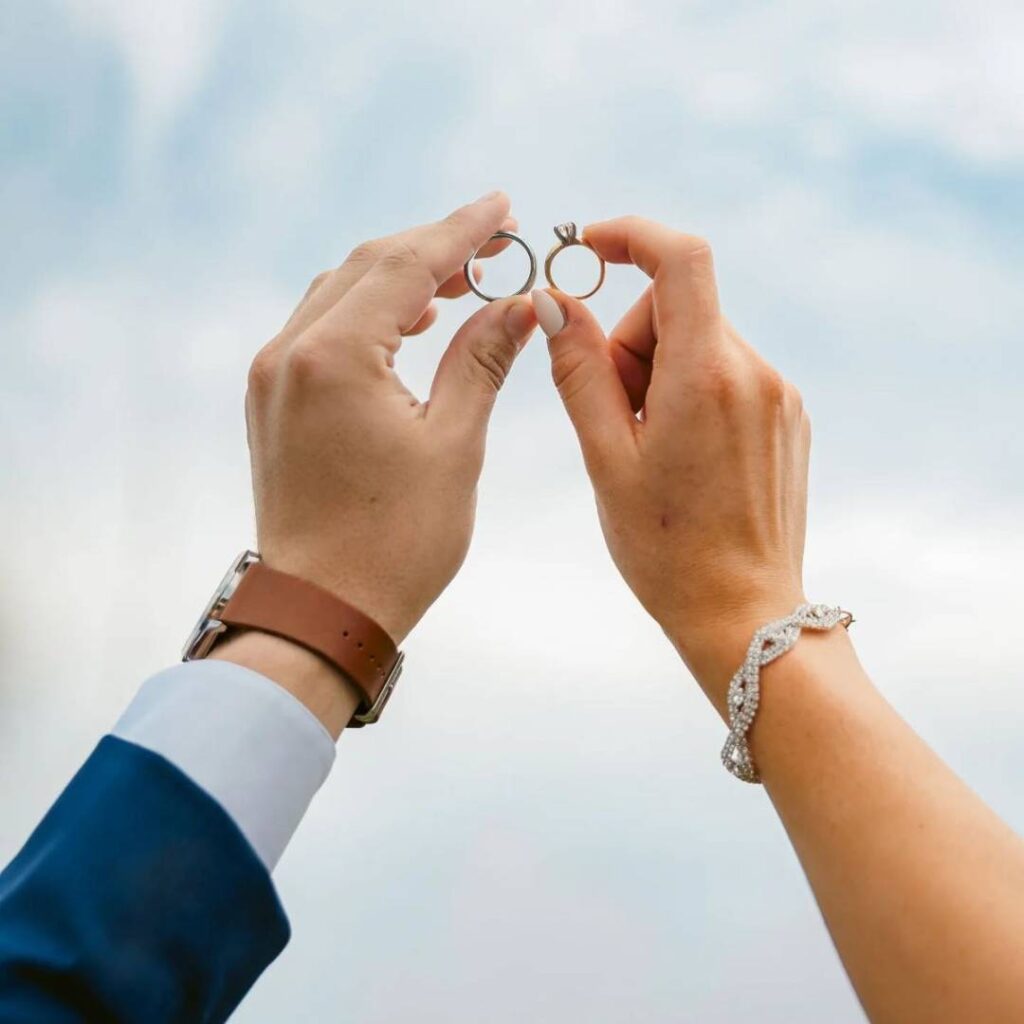 Instagram Cute Couple DP animation