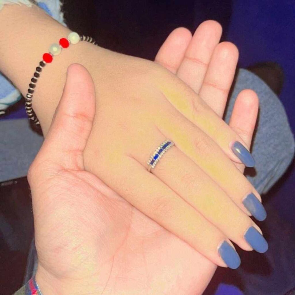 Instagram Cute Couple DP animation