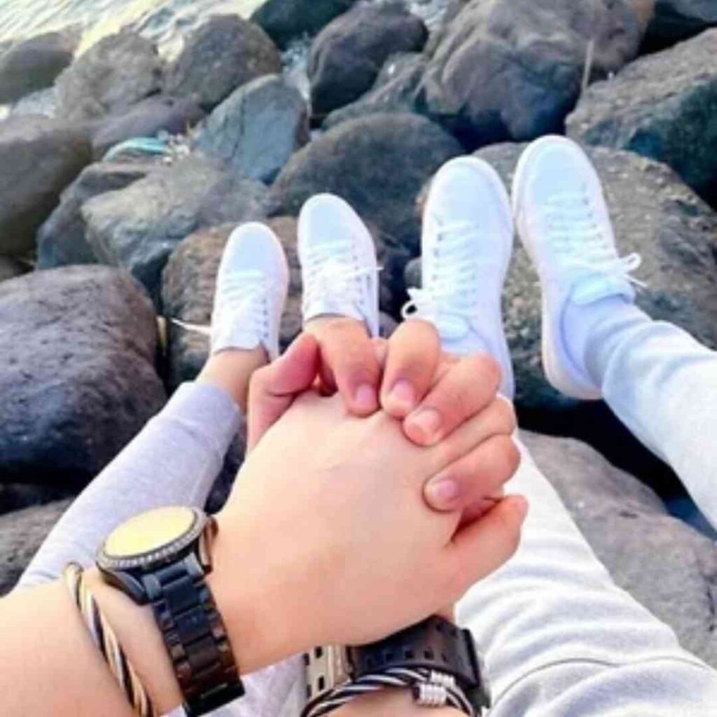  Love DP for Instagram black