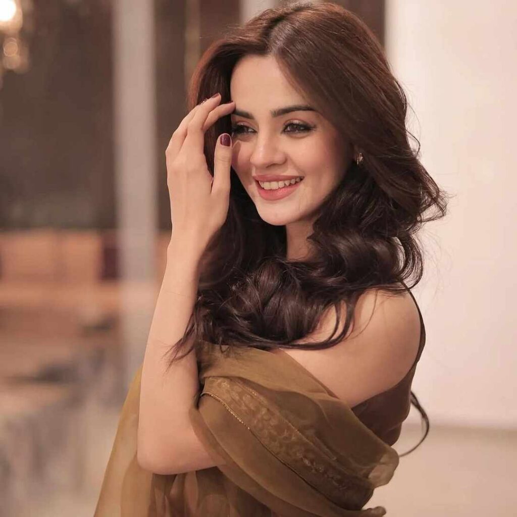 Simple Cute Girl Pic Pics