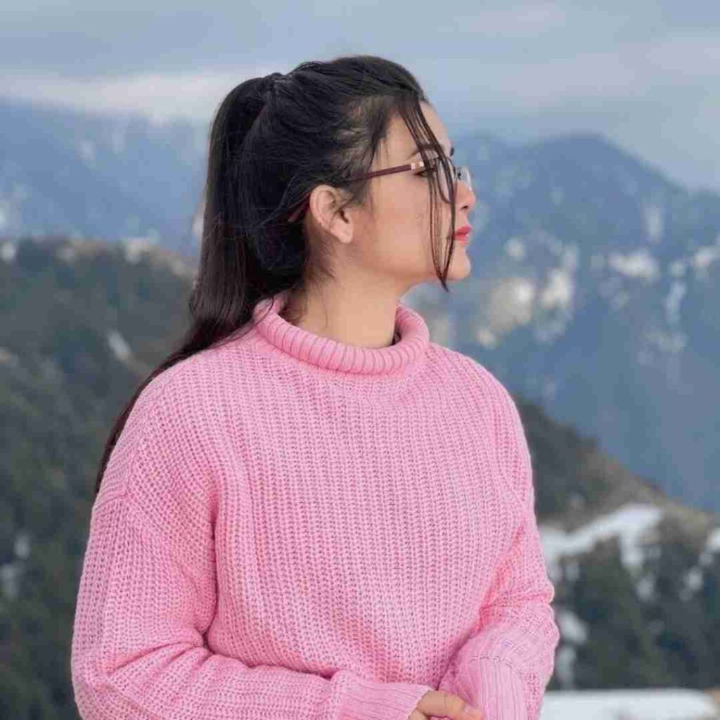 Simple Cute Girl Pic for Facebook