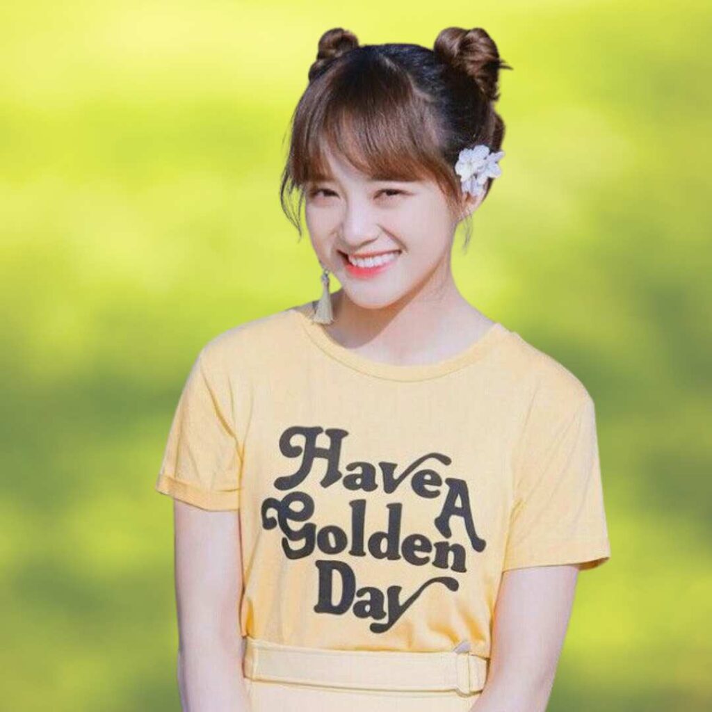 Simple Cute Girl Pic for Facebook