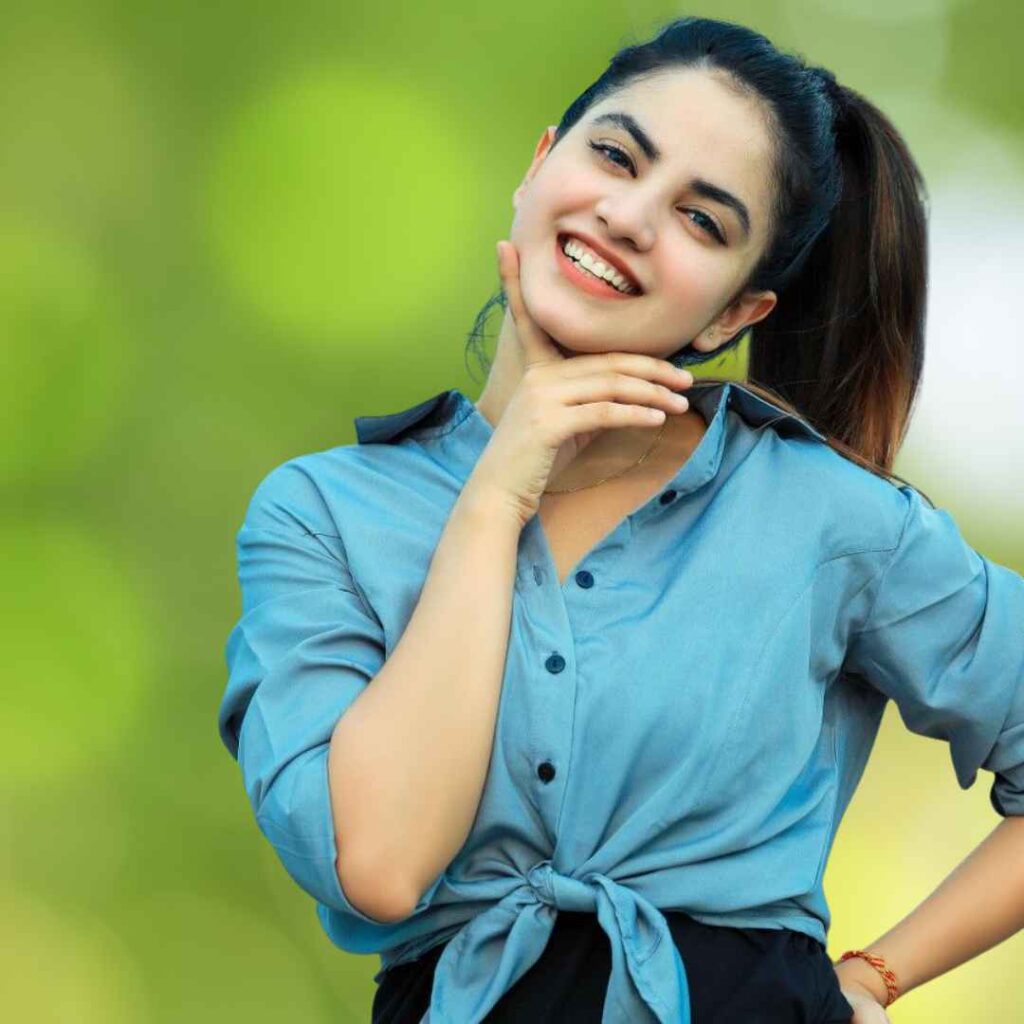 Simple Cute Girl Pic