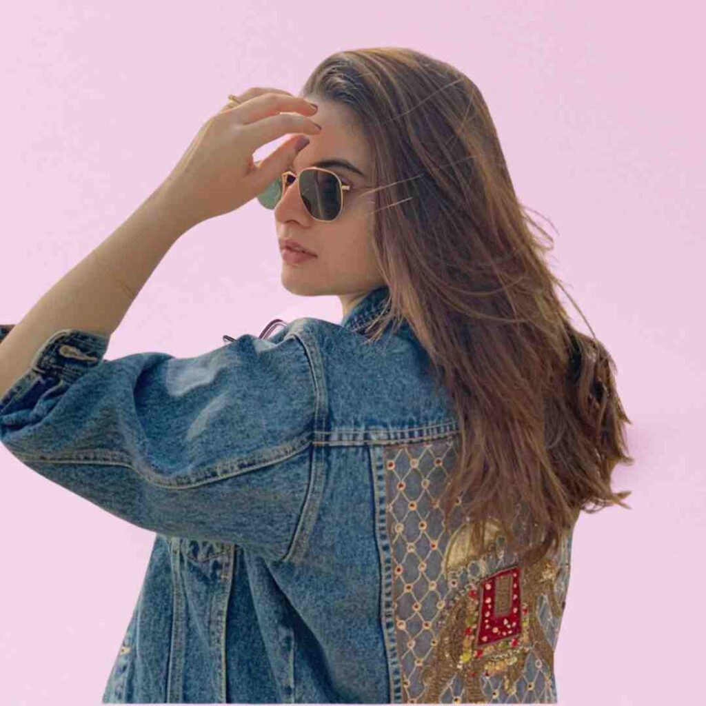 Simple Cute Girl Pic