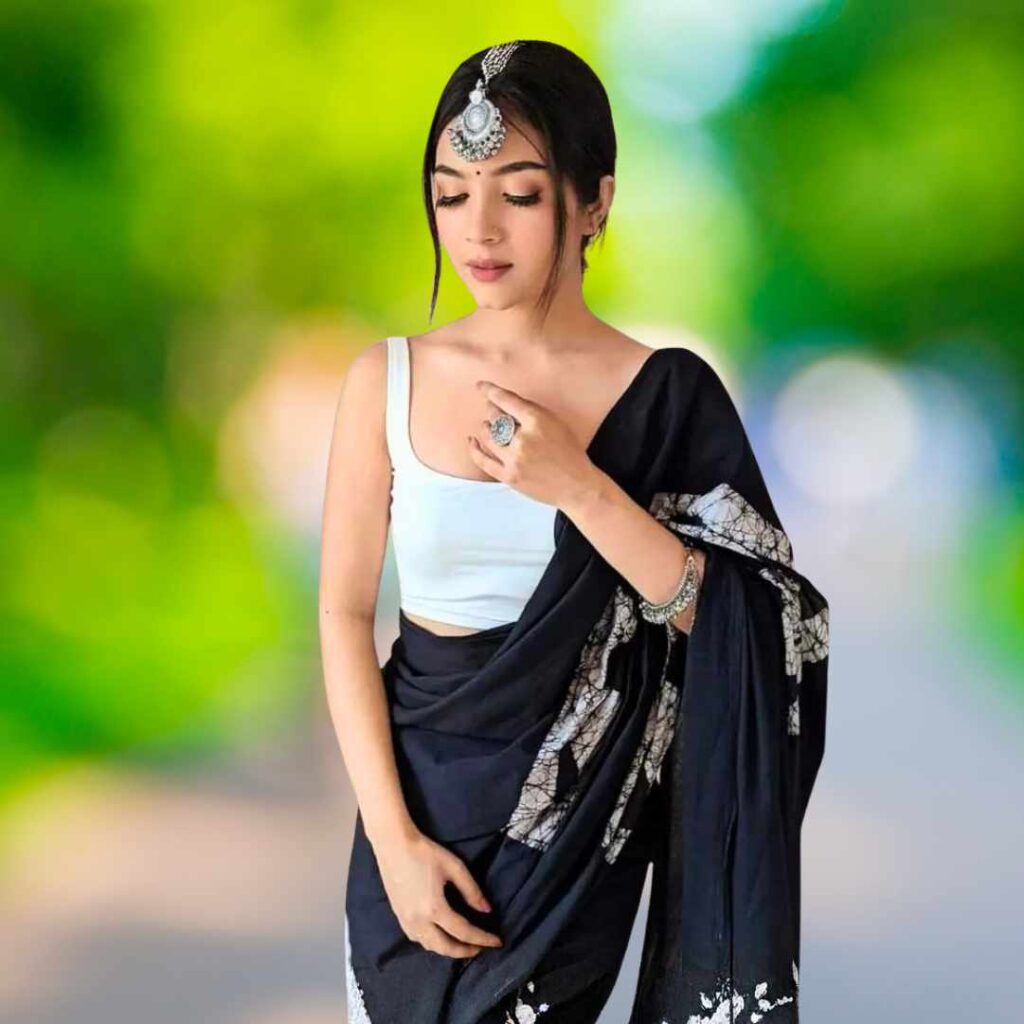 Hidden Face Black Saree DP Pics