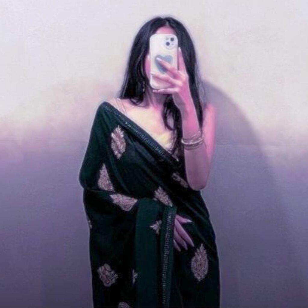 Saree Girl pic Hidden Face mirror