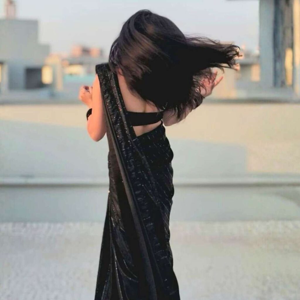 Hidden Face Black Saree DP Pics