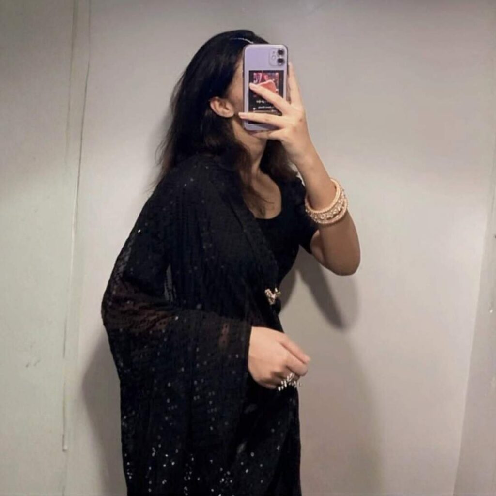 Hidden Face Black Saree DP Pics
