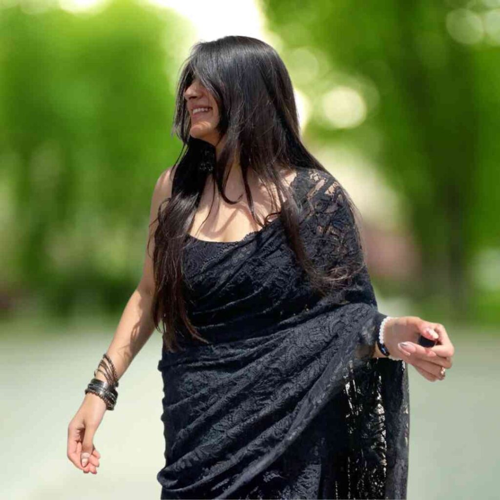 Hidden Face Black Saree DP