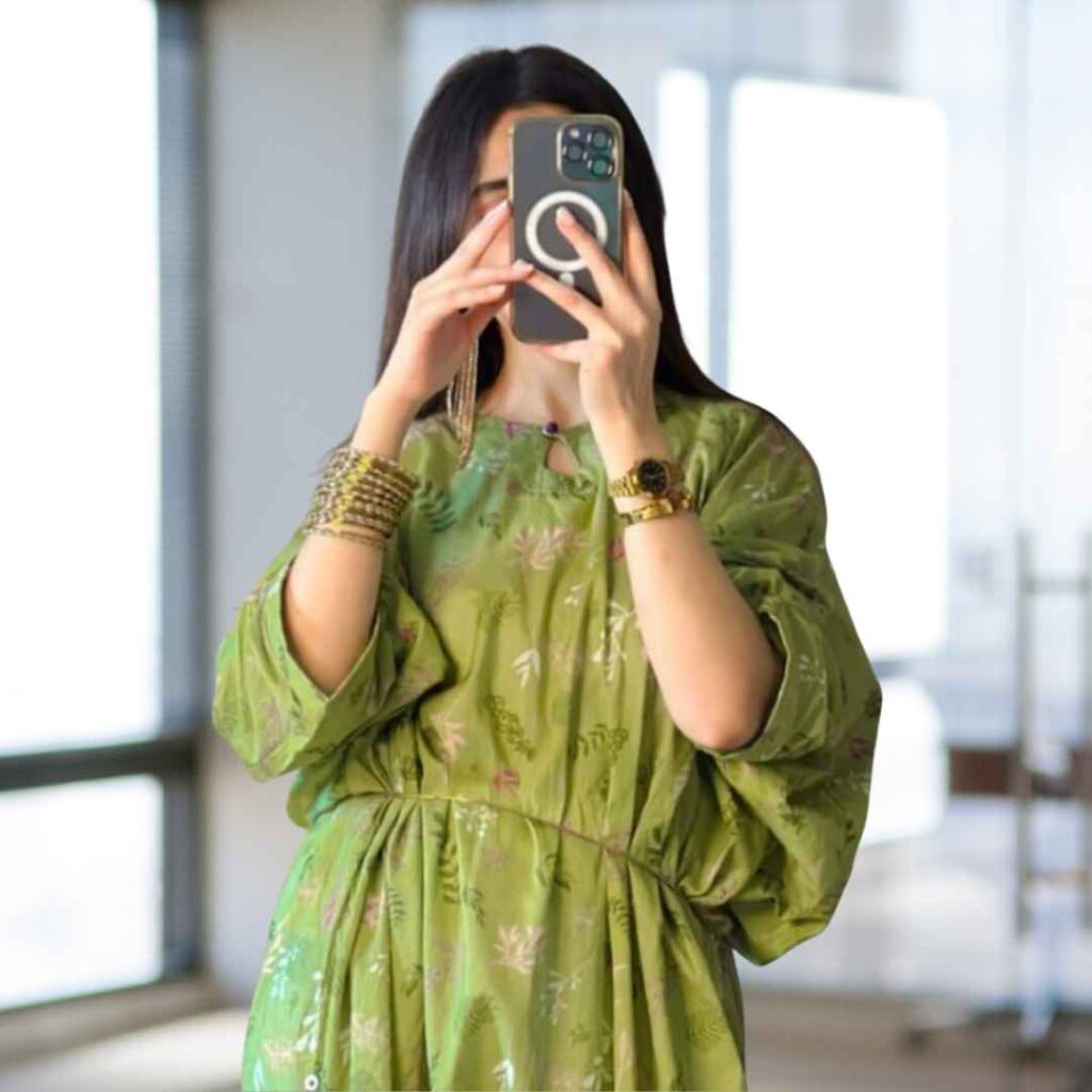 Hide face Instagram Tamil Girl Photo DP