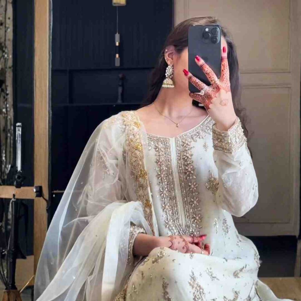 Hide face Instagram Tamil Girl Photo DP