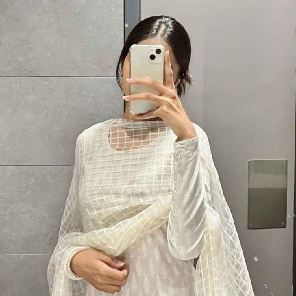  Instagram Aesthetic Mirror Selfie Pics