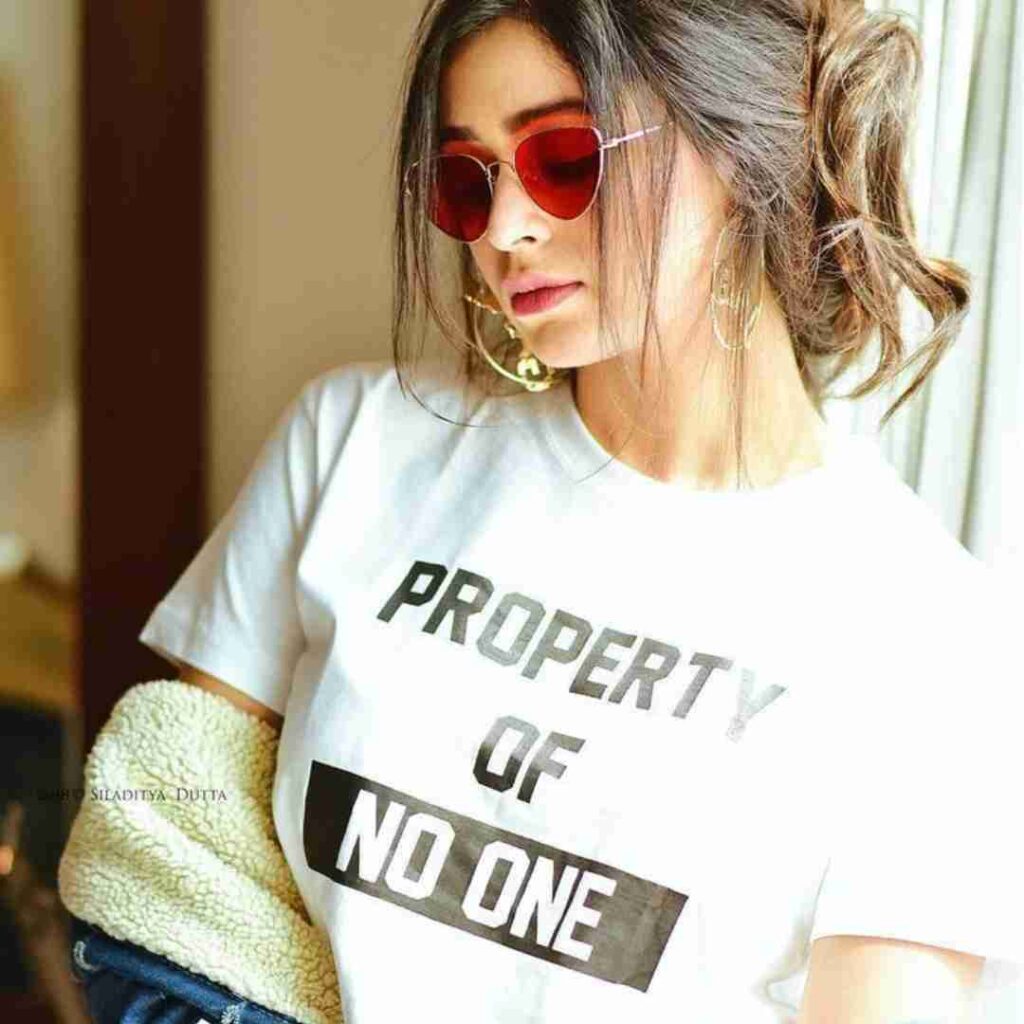 Instagram Smart Cool Attitude Girl DP for Facebook