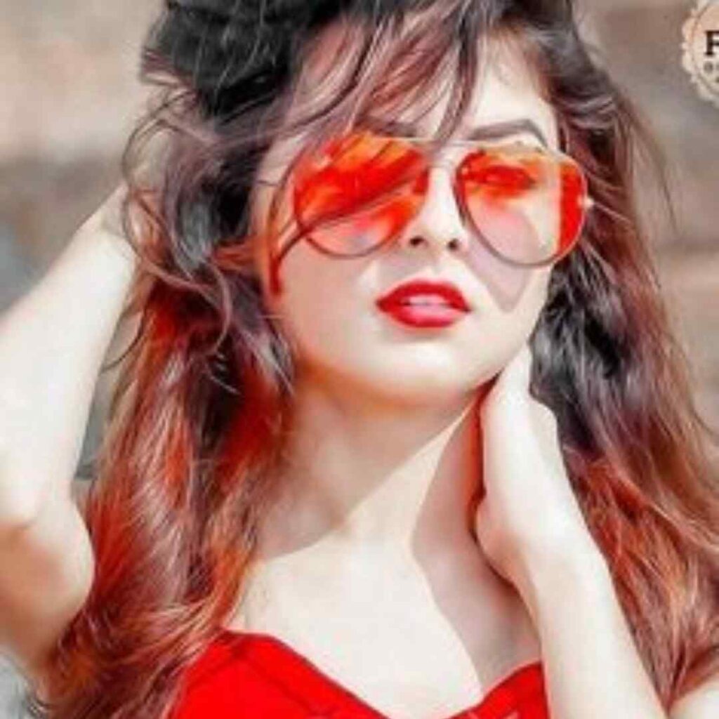 Instagram Smart Cool Attitude Girl DP Pics