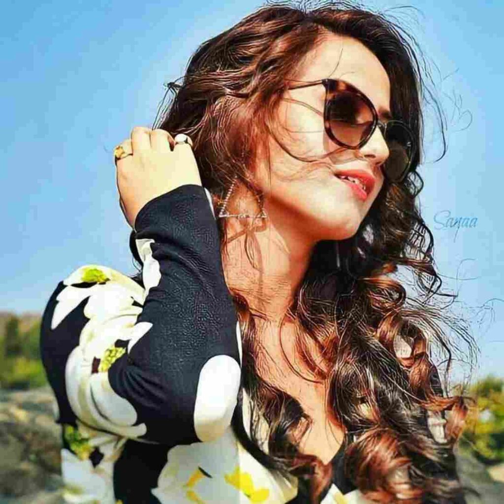 Instagram Smart Cool Attitude Girl DP Photos