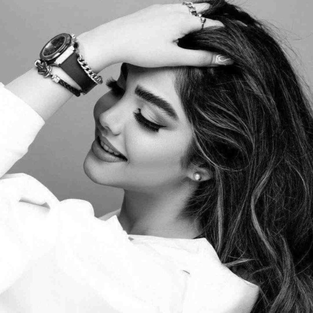 Instagram Smart Cool Attitude Girl DP